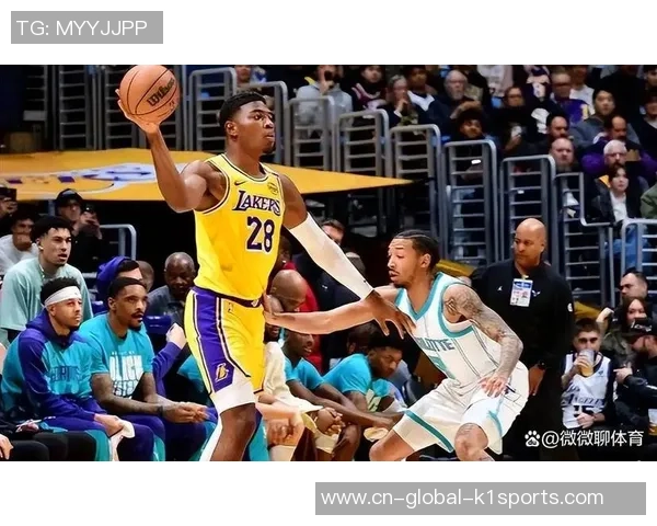 湖人对战开拓者球员表现分析与球迷热议总结